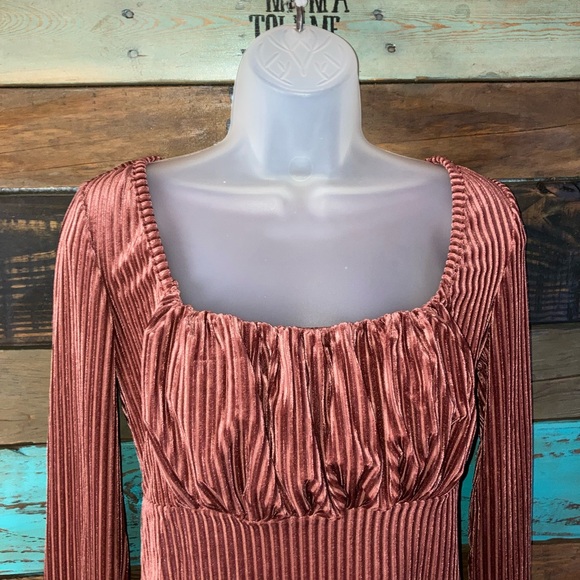 NIB Shein Ribbed Crush Velvet Ruffled Bust Top M - Picture 7 of 11
